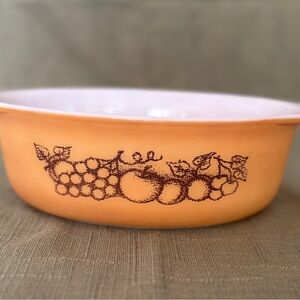 Pyrex Old Orchard 1.5Q Casserole Dish